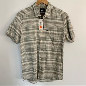 NWT quiksilver rifter shirt small
